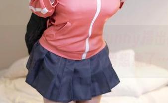 免费写真在线，Hana Bunny摆出的赛车女郎姿势，我已经开始想象了……